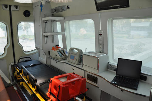 武汉救护车内部